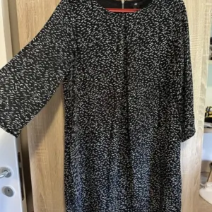 H&M haljina