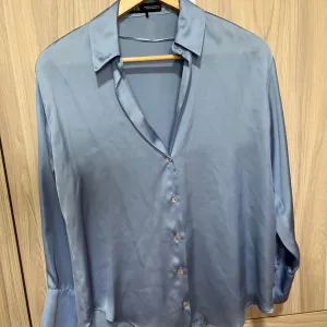 Ženska satenska košulja