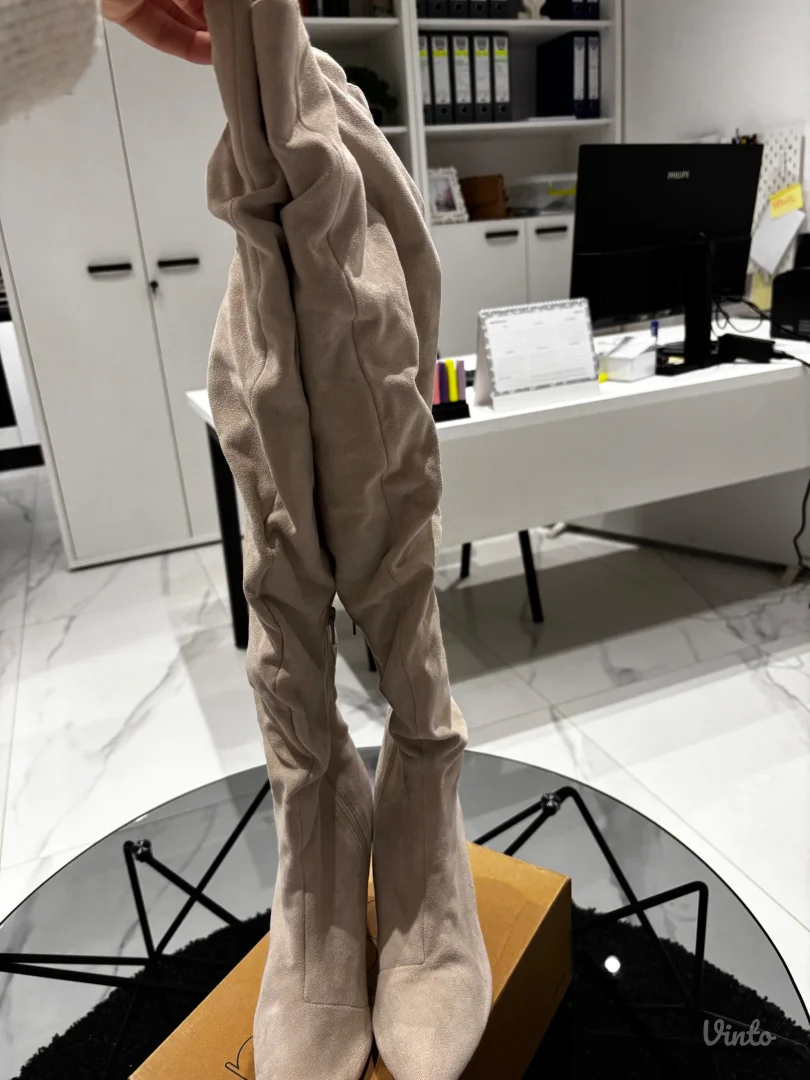 Duge ženske čizme na štiklu