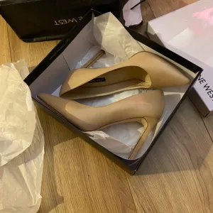 AKCIJA KOMPLET+STIKLE NOVO