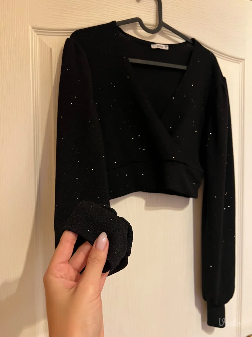 Crni Top sa šljokicama