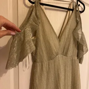 Haljina sa šljokicama