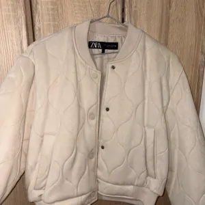 Zara bomber jaknica