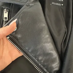 Kozna jakna zara (prava koza)