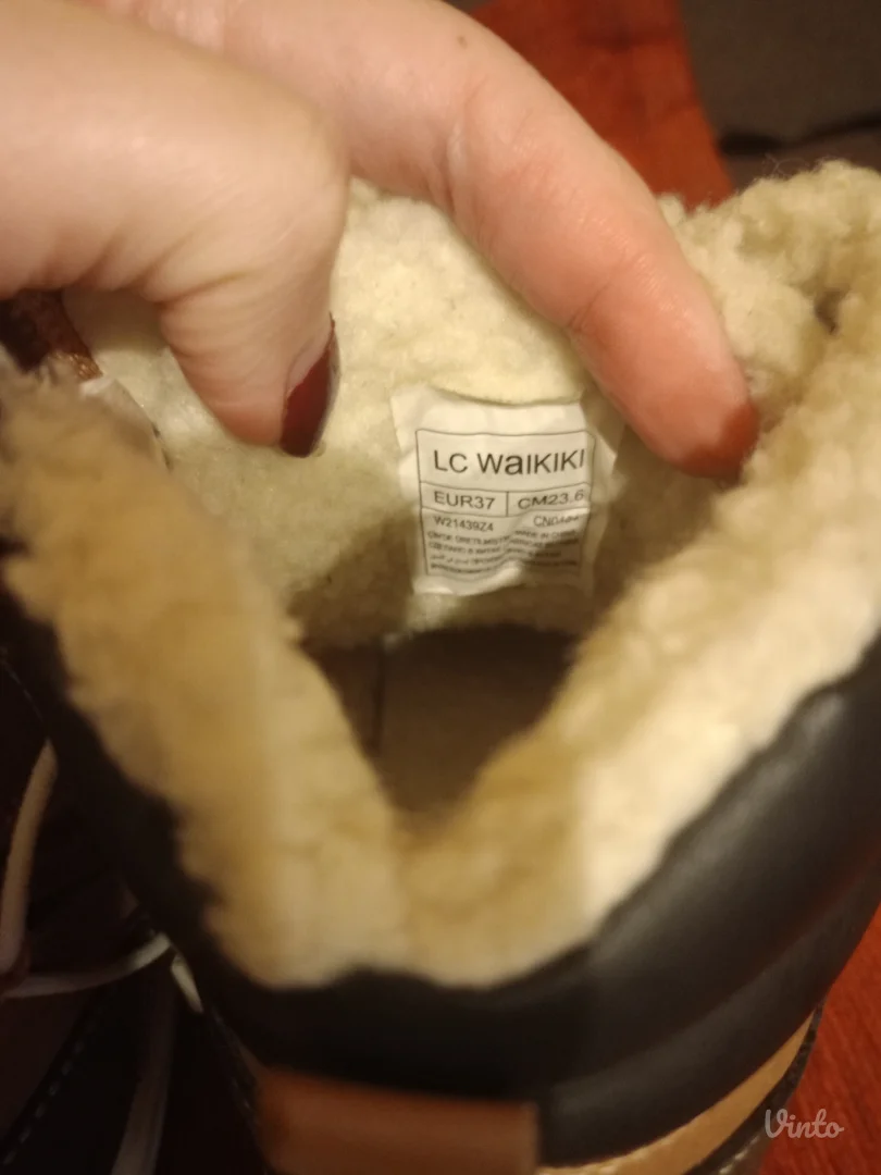 Čizme postavljene za dečake