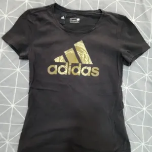 Adidas zenska majica