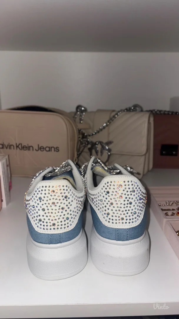 Teksas patike sa cirkonima