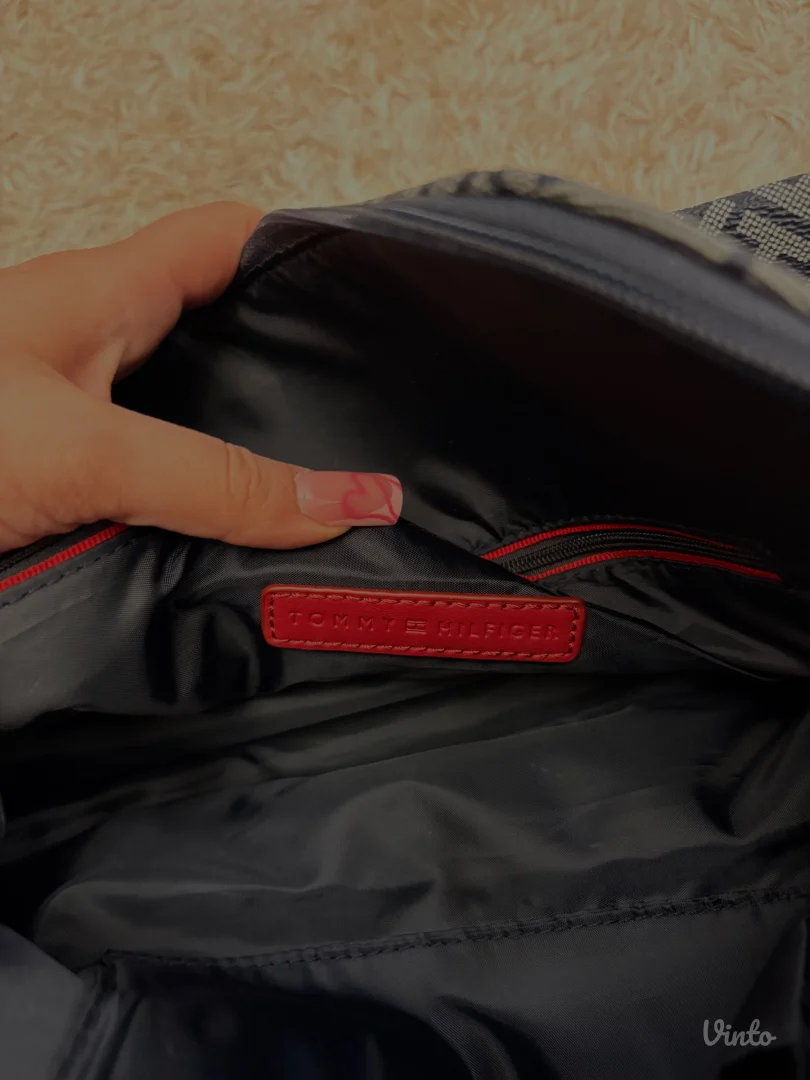 Tommy Hilfiger torba