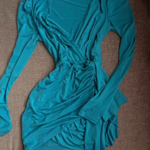 Plava elegantna haljina