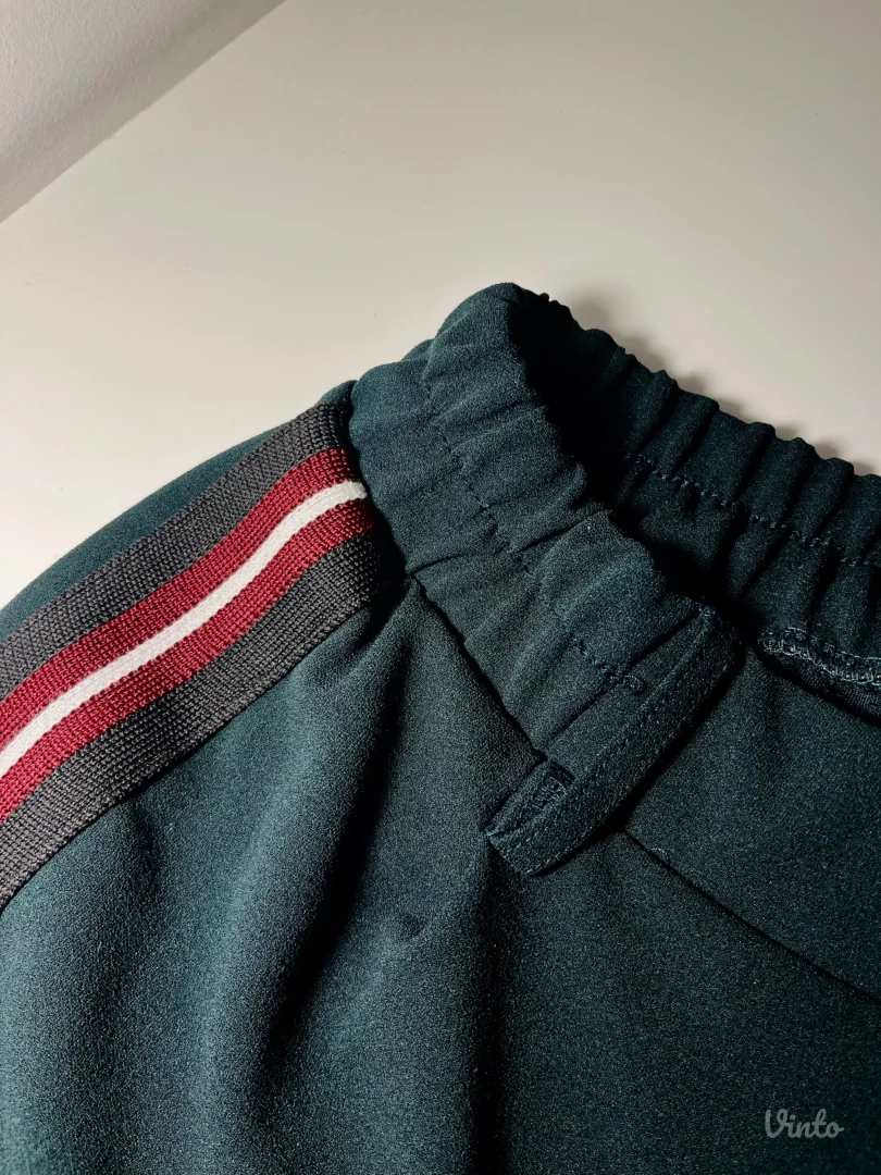 Bershka - maslinaste pantalone