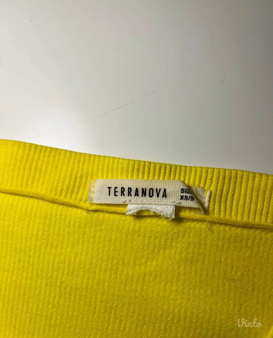 Žuta letnji top na bretele