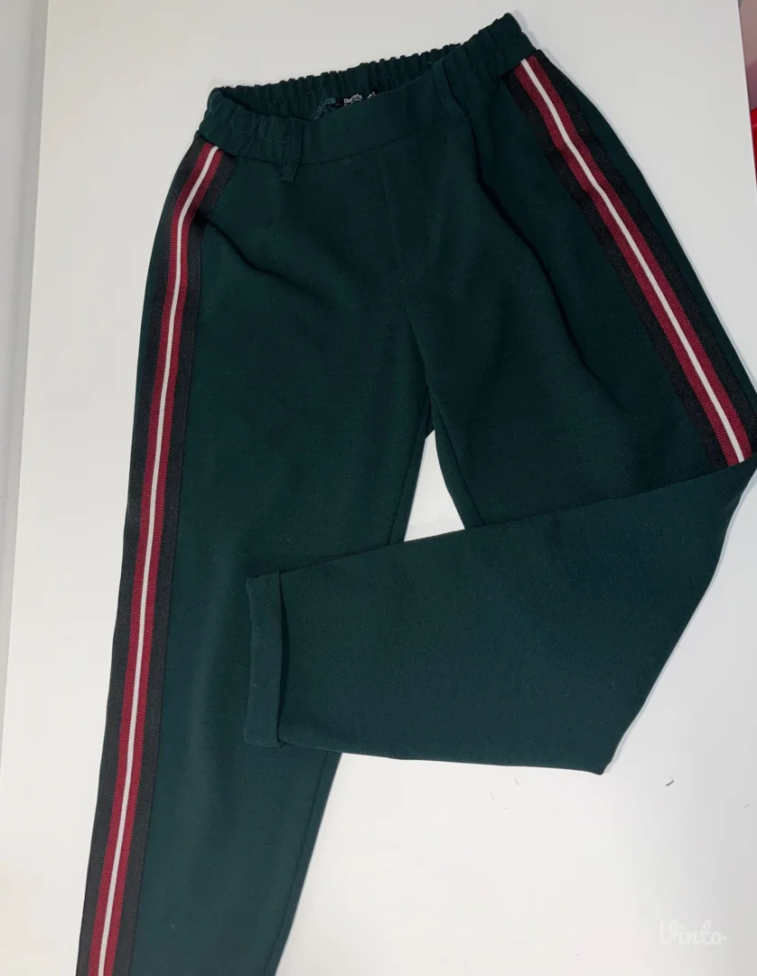 Bershka - maslinaste pantalone