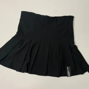 Bershka - crna suknjica