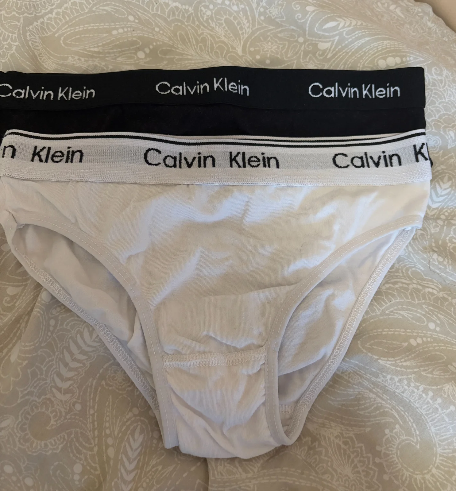Calvin Klein ves, novo