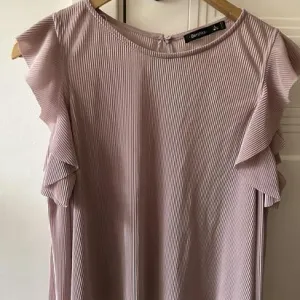 Bluza sa otvorenim ramenima [S]