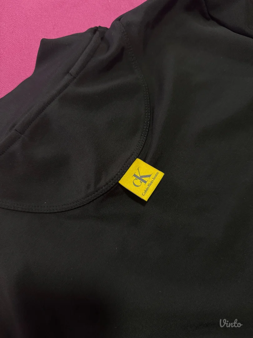 Calvin Klein crop top bluza