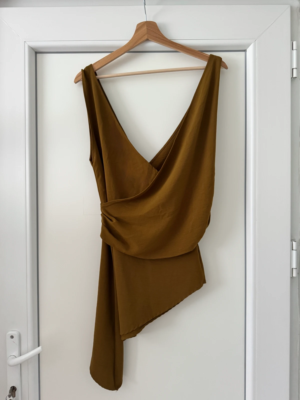 Zara asimetrična bluza