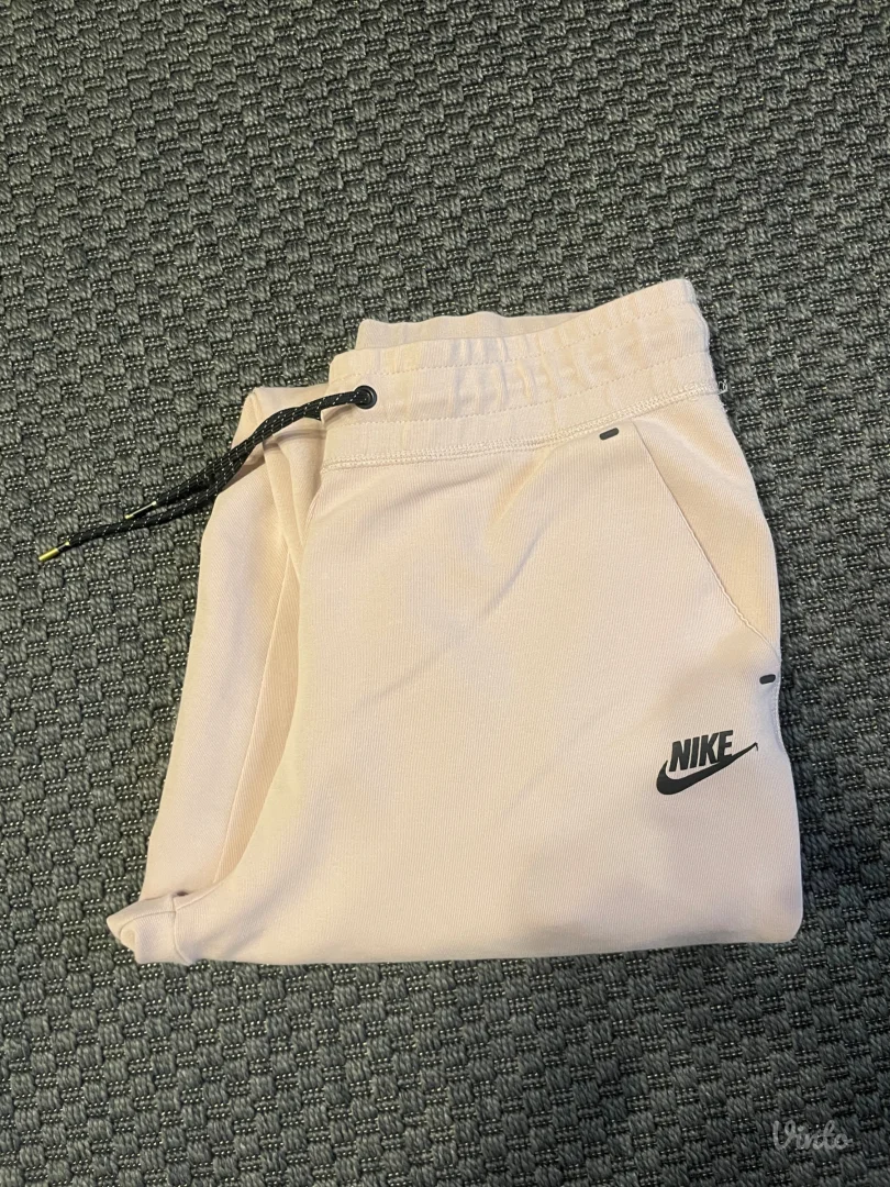Nike Tech Fleece