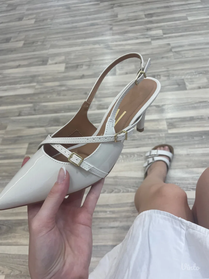 Kitten heels