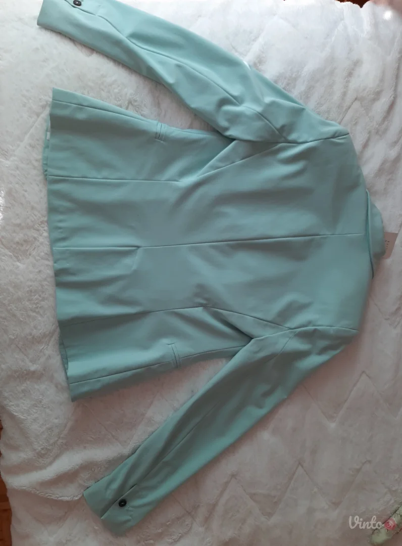 Zara blejzer nov sa etiketom