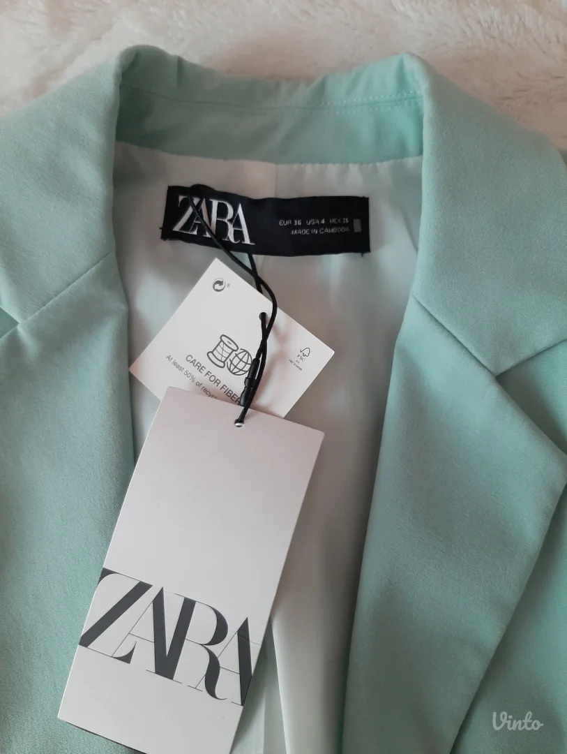 Zara blejzer nov sa etiketom