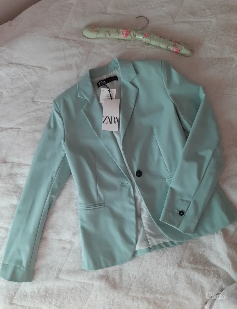 Zara blejzer nov sa etiketom