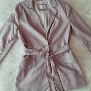 Bershka blejzer
