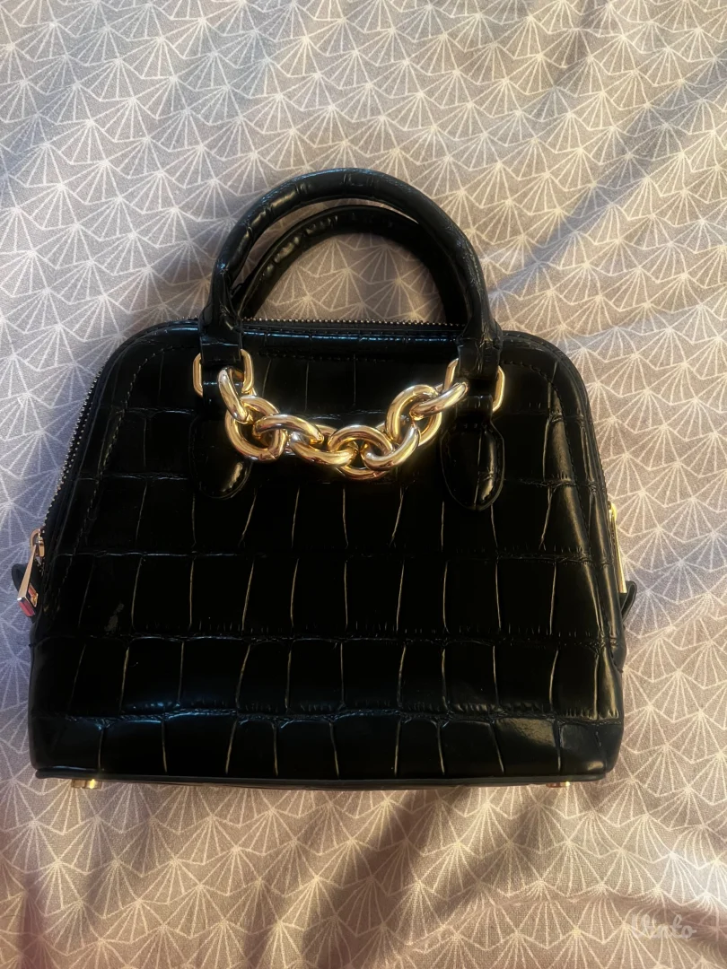 Zara crna torbica