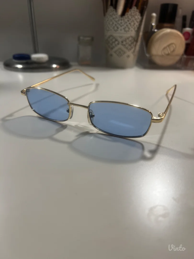 Pull and Bear plave naocare za sunce