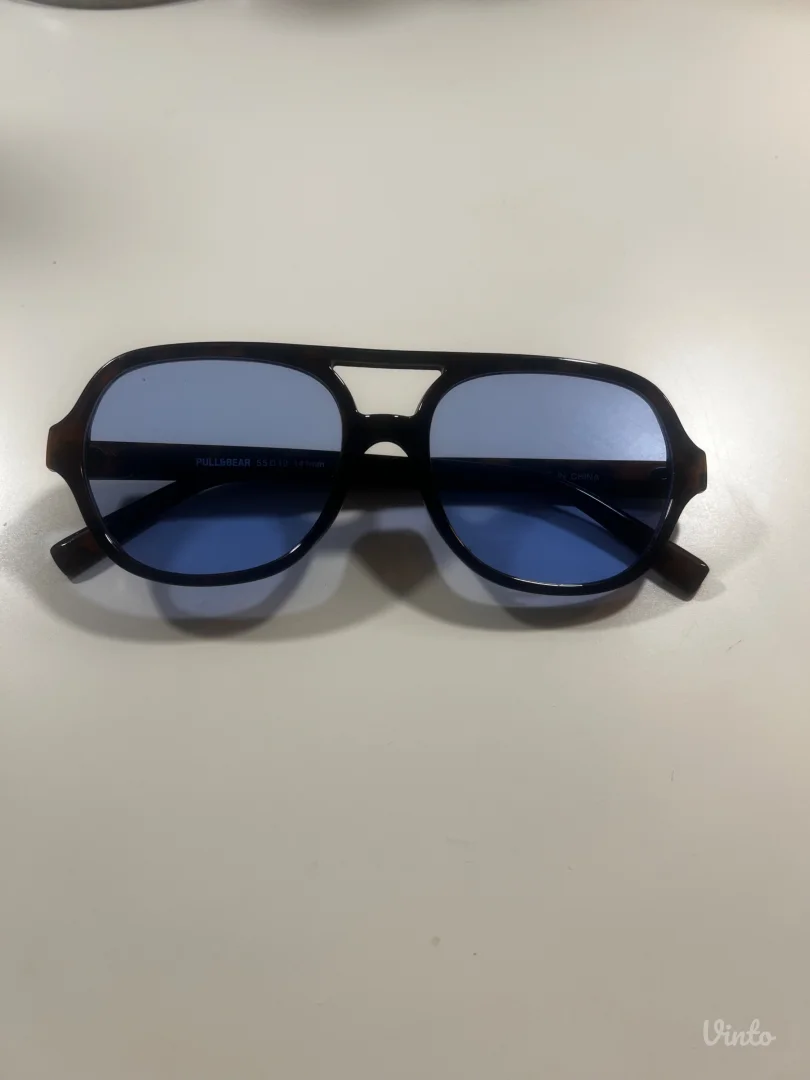 Pull and Bear plave naocare za sunce