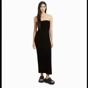 Pull and Bear crna duga haljina