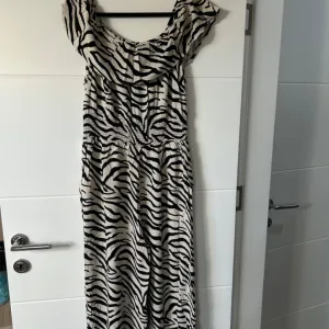 New yorker kombinezon