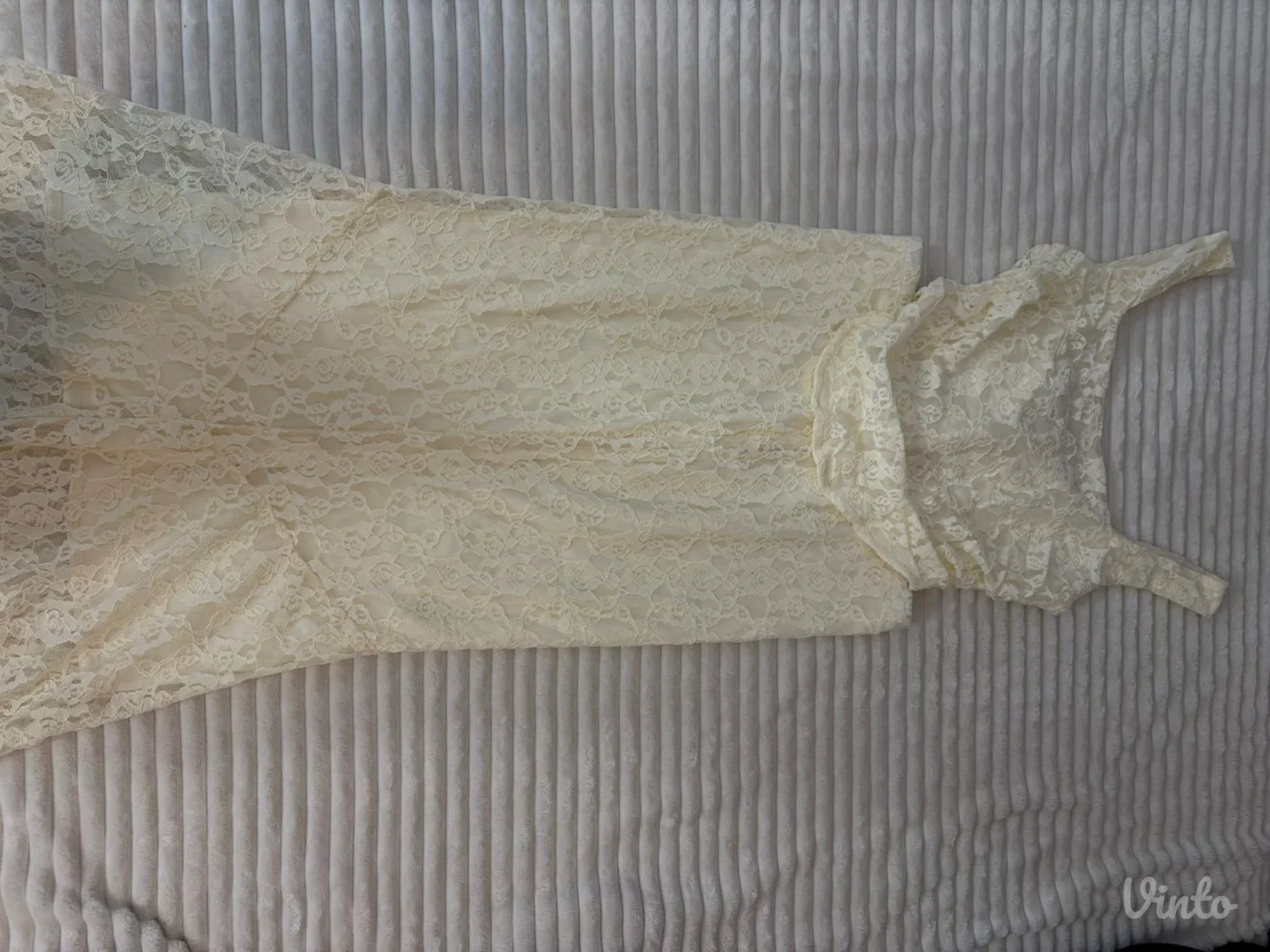 Temu cipkani komplet - top i suknja