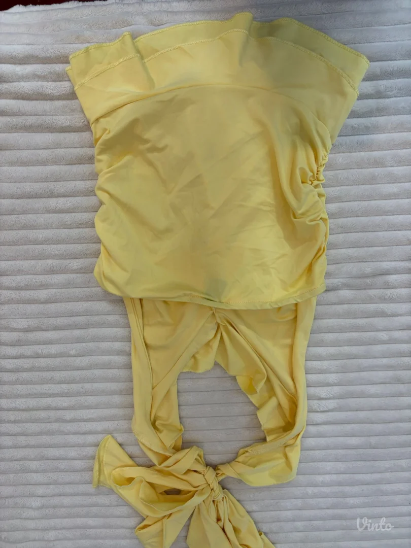 Shein letnji top potpuno nov