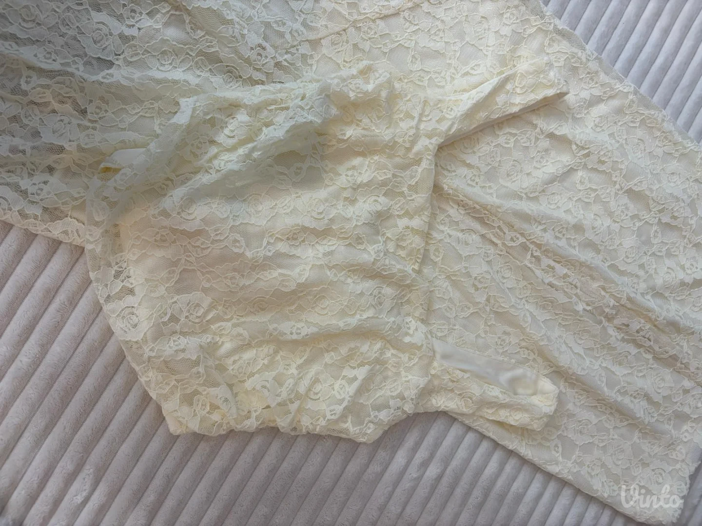 Temu cipkani komplet - top i suknja