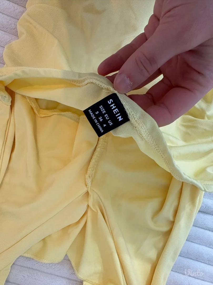 Shein letnji top potpuno nov