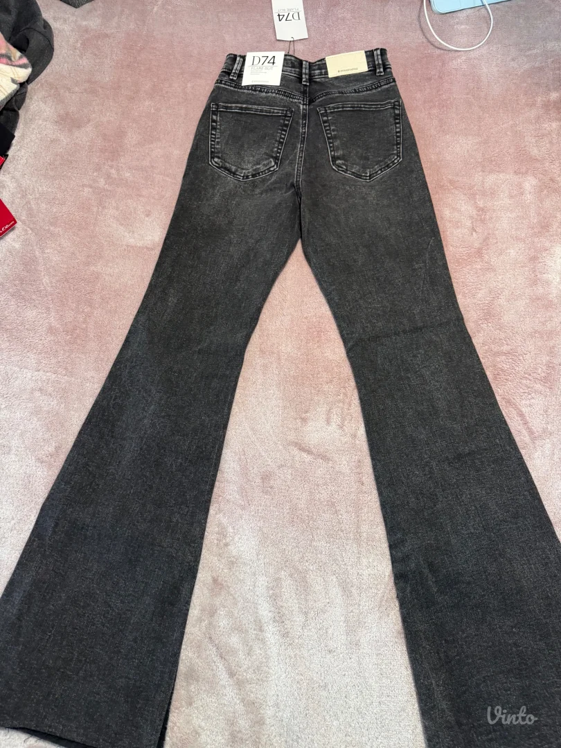 Stradivarius- crne zenske farmerke