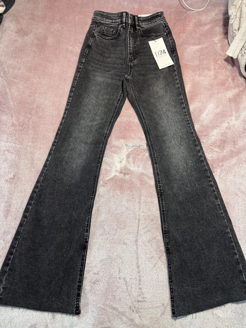 Stradivarius- crne zenske farmerke