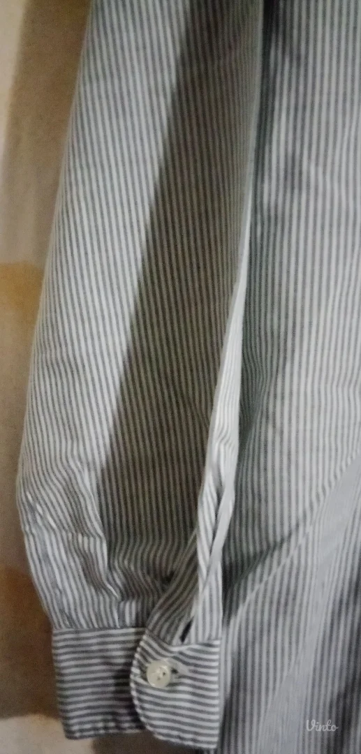 Košulja na tanke linije