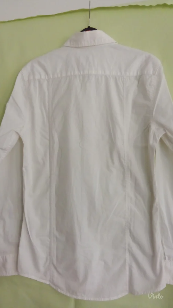 Muška bela košulja