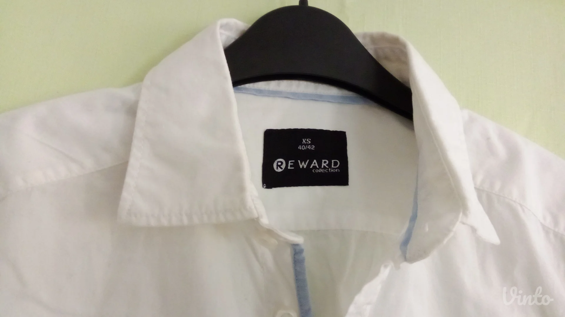 Muška bela košulja