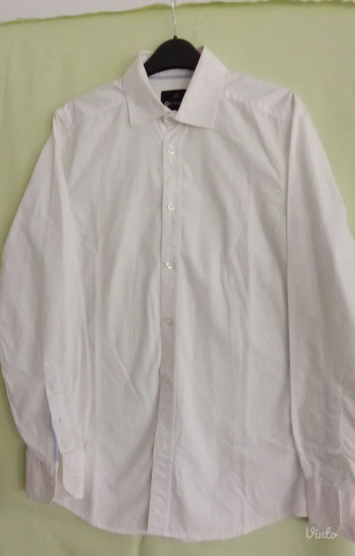 Muška bela košulja