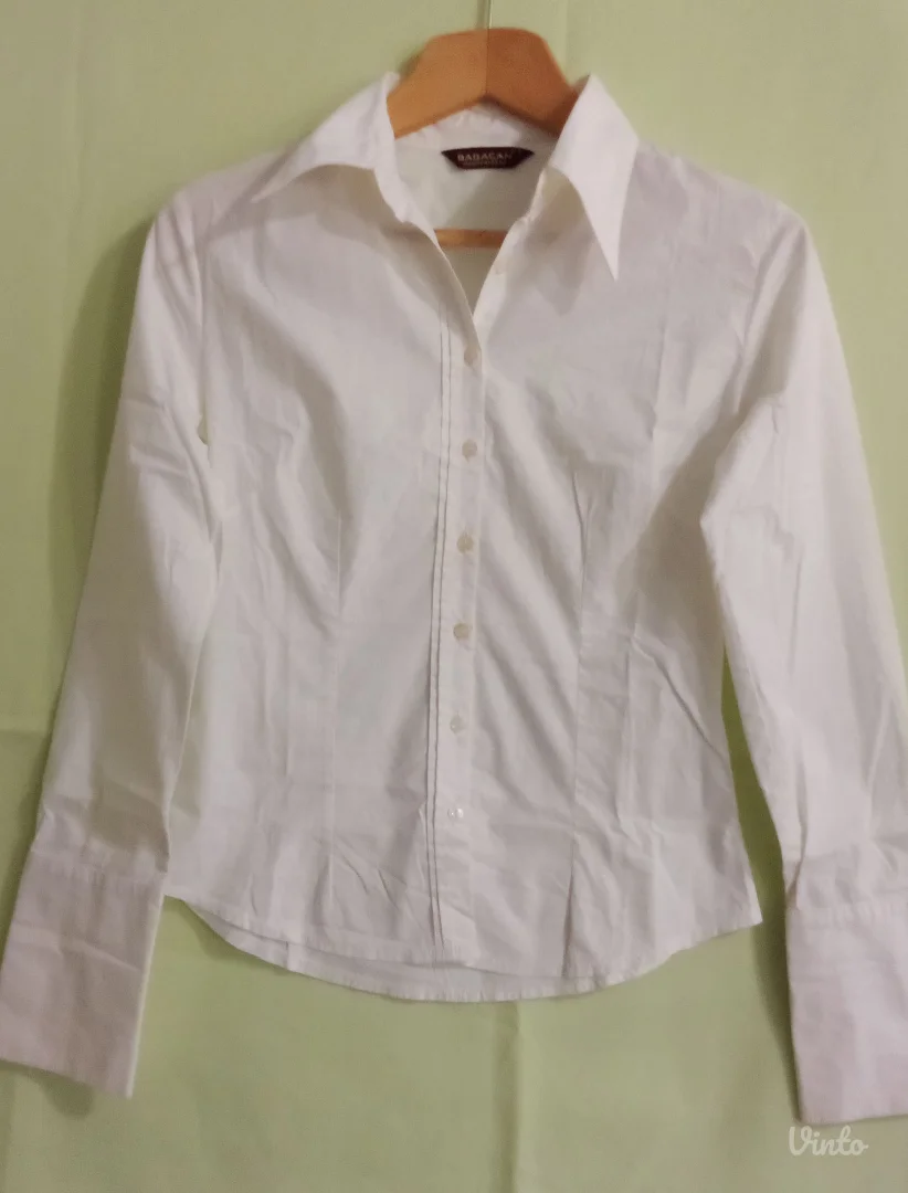 Babacan bela košulja