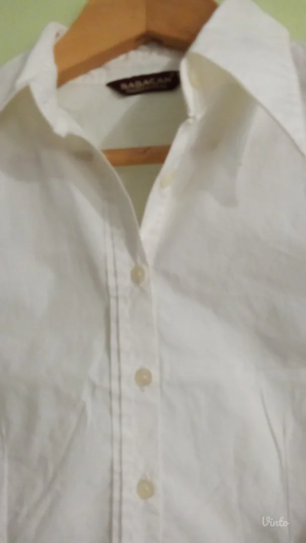 Babacan bela košulja