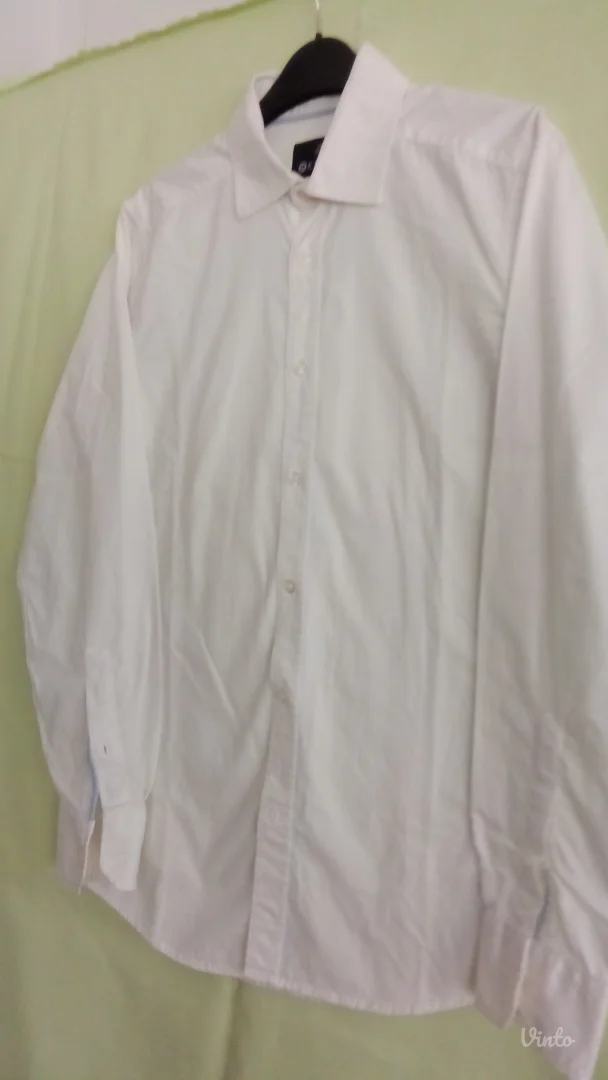 Muška bela košulja