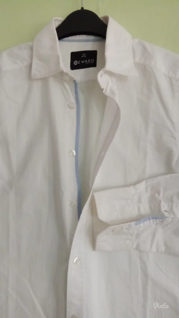 Muška bela košulja