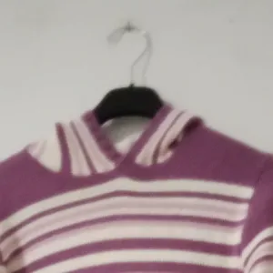 Pleteni duks sa kapuljačom