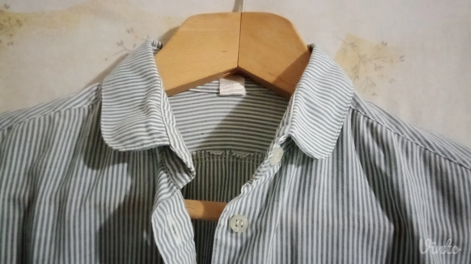 Košulja na tanke linije