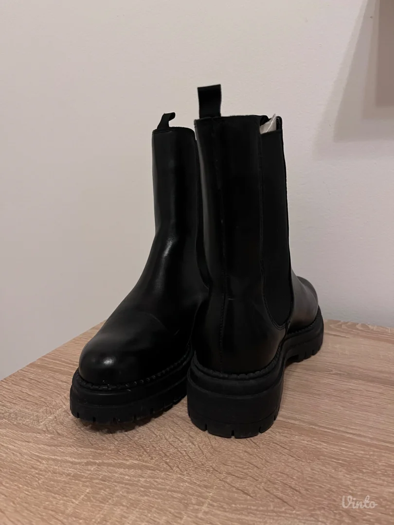 Crne kozne cizme / 37 / CCC