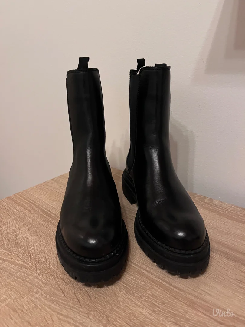 Crne kozne cizme / 37 / CCC